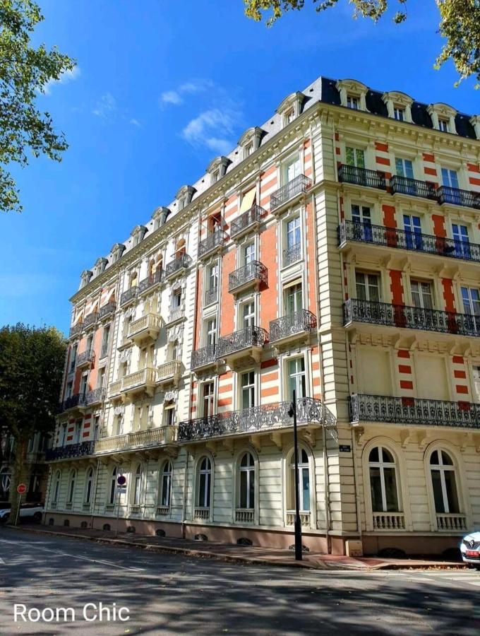 Roomchic - Les Ambassadeurs Vichy Exterior photo